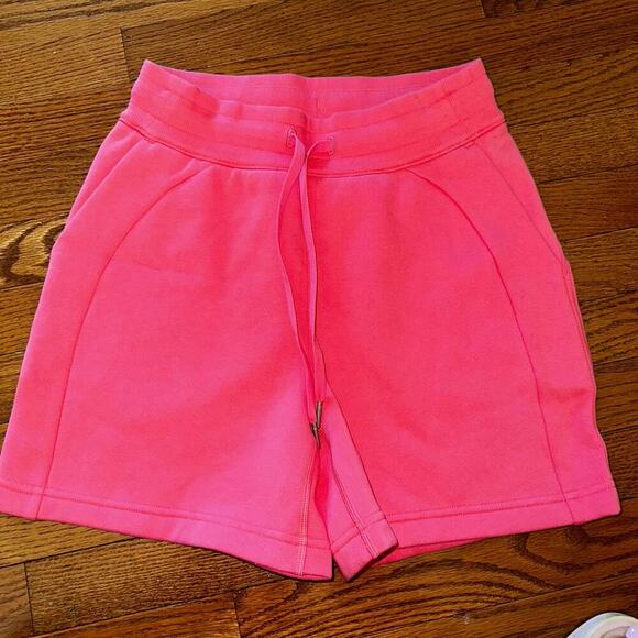 NWOT Lululemon Scuba Shorts Sz4~Sakura Pink~ High Rise Soft Sweatpants Fabric - Picture 2 of 9